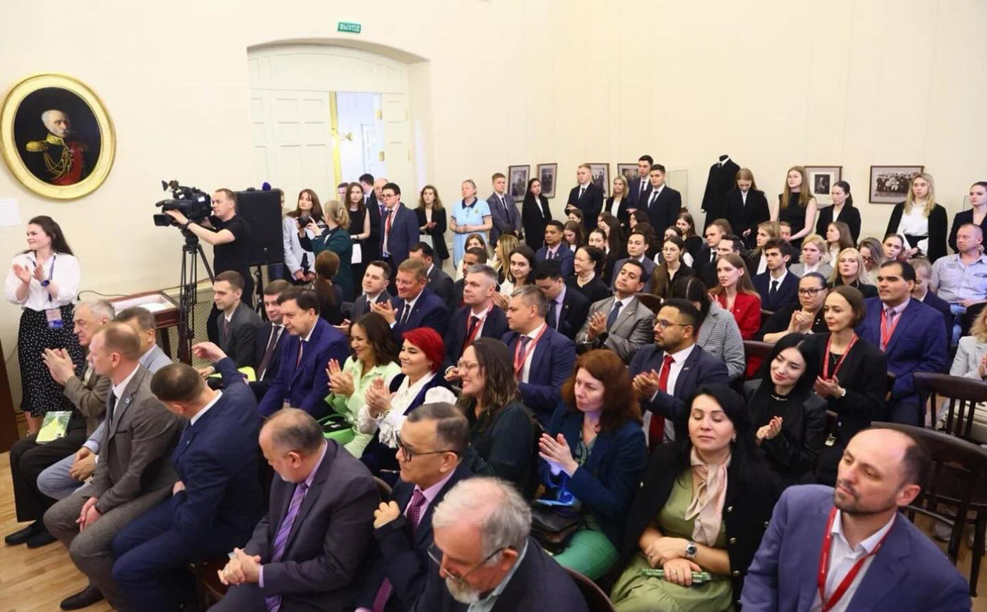Tarek William Saab en San Petersburgo - Antología Poética Soñando el largo viaje