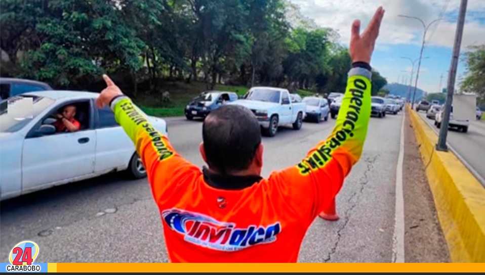 Atento en la Autopista del Este