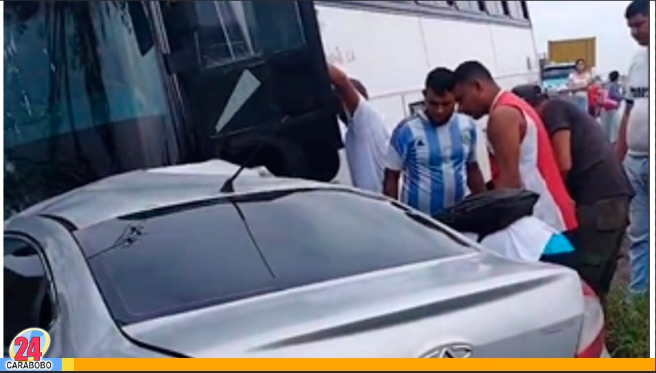 Choque de autobús y vehículo en Monagas