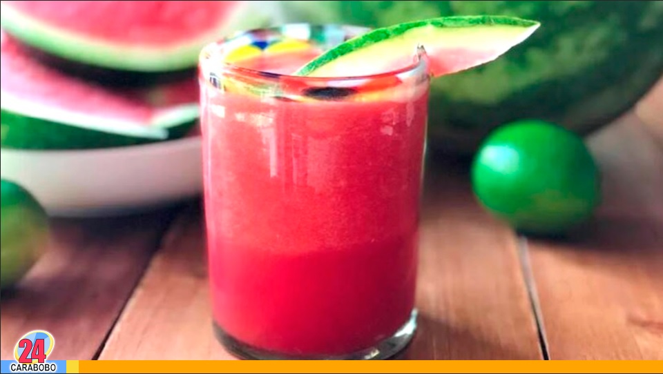 Tomar jugo de patilla