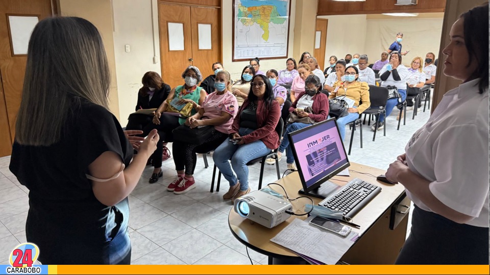 Inmujer realizó video foro
