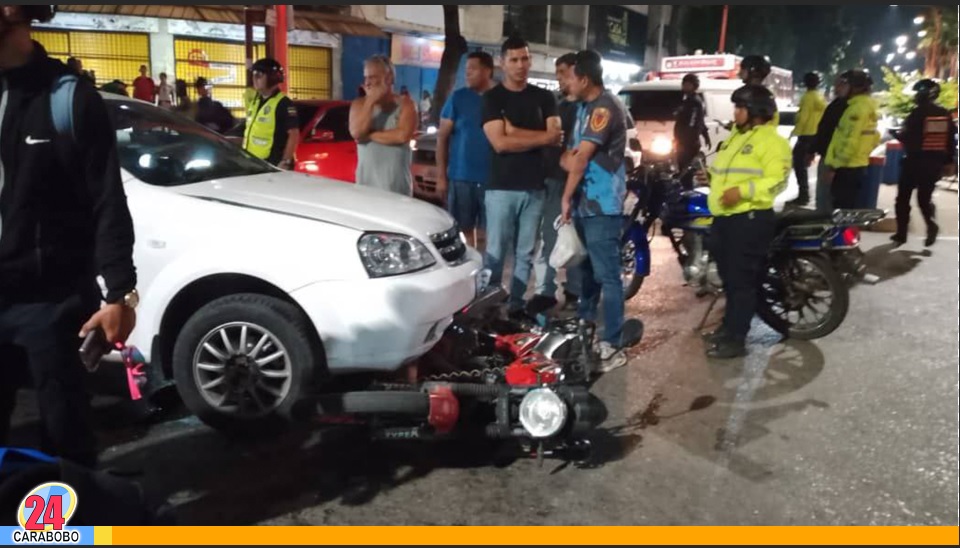 Hecho vial en la entrada de la Fundación Mendoza