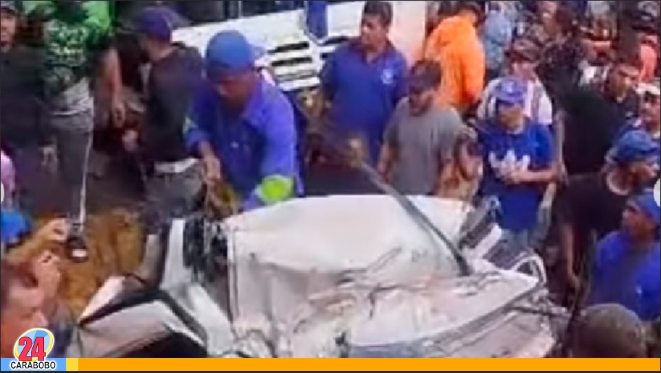 Unidad colectiva impactó contra cuatro vehículos en el estado Miranda