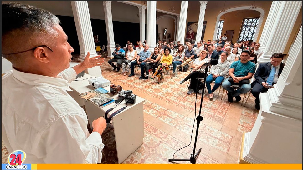 taller sobre fotografía en el CAVAM