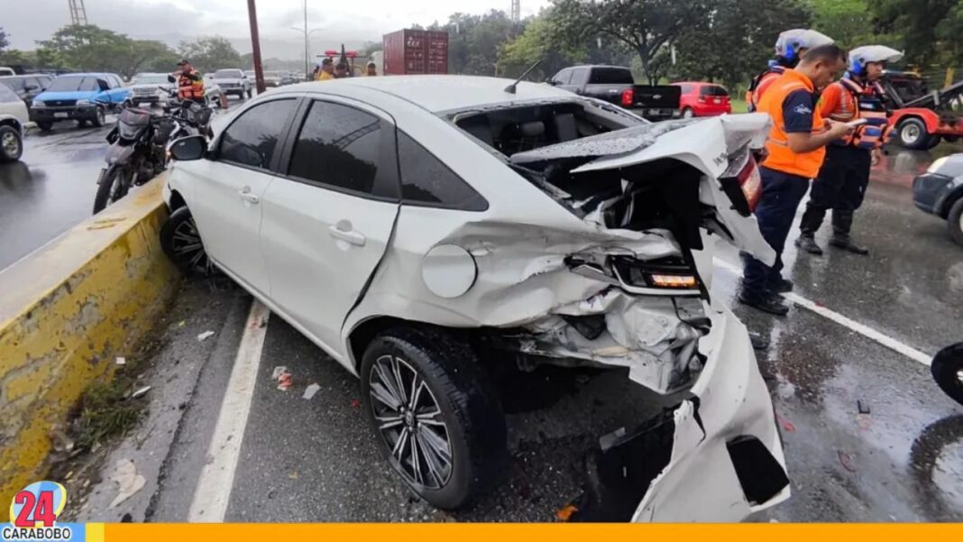 Accidente vial en la Autopista del Este deja dos personas lesionadas