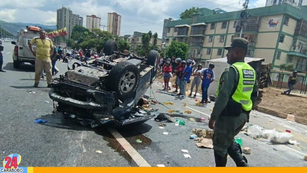 Al menos 11 lesionados tras accidente múltiple en la autopista Valle-Coche