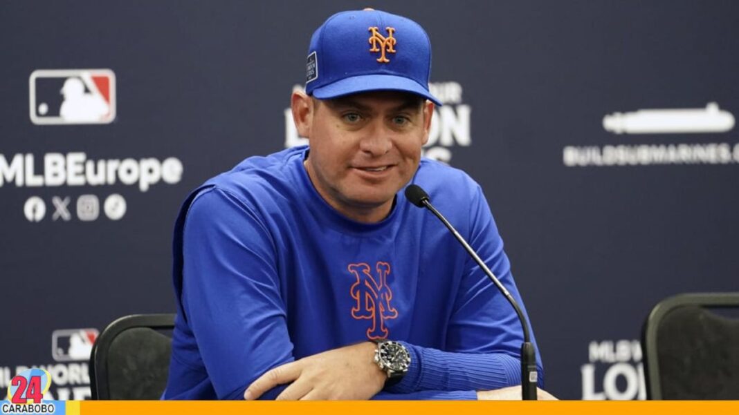 Carlos Mendoza seguirá al frente de los Mets en el 2026