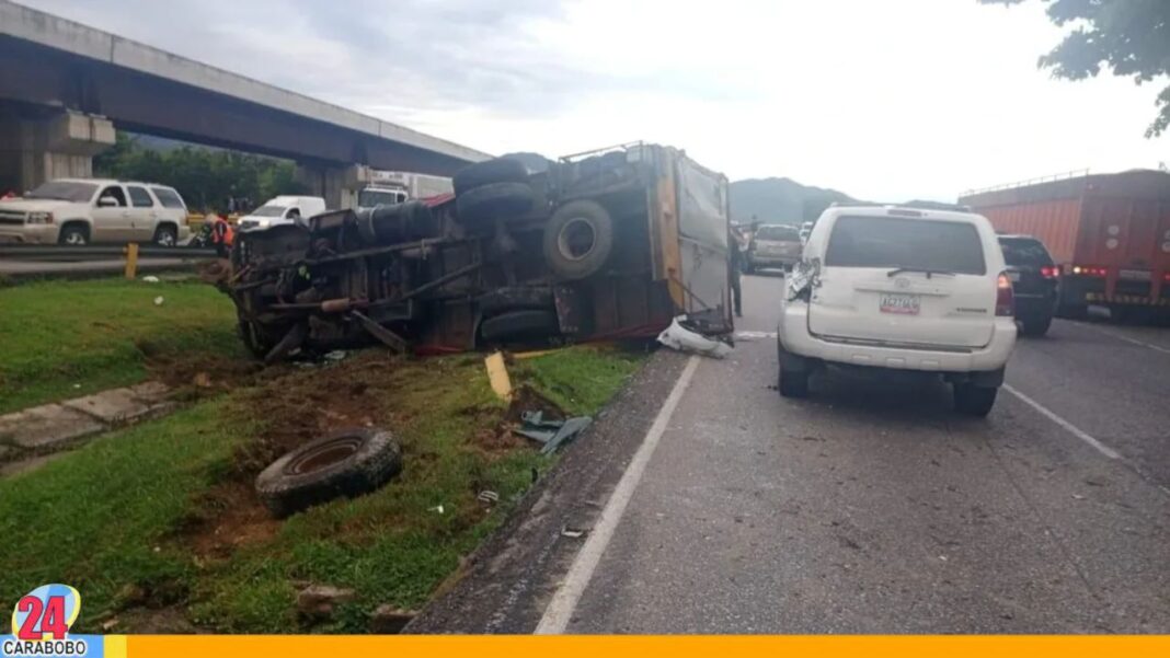 Choque entre vehiculo y camioneta de carga dejó un lesionado