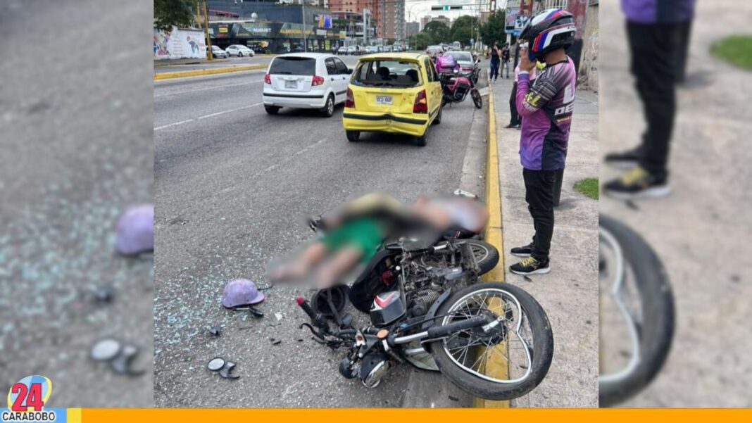 Choque entre vehículo y motocicleta deja dos lesionados
