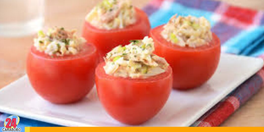 Tomates rellenos de atún