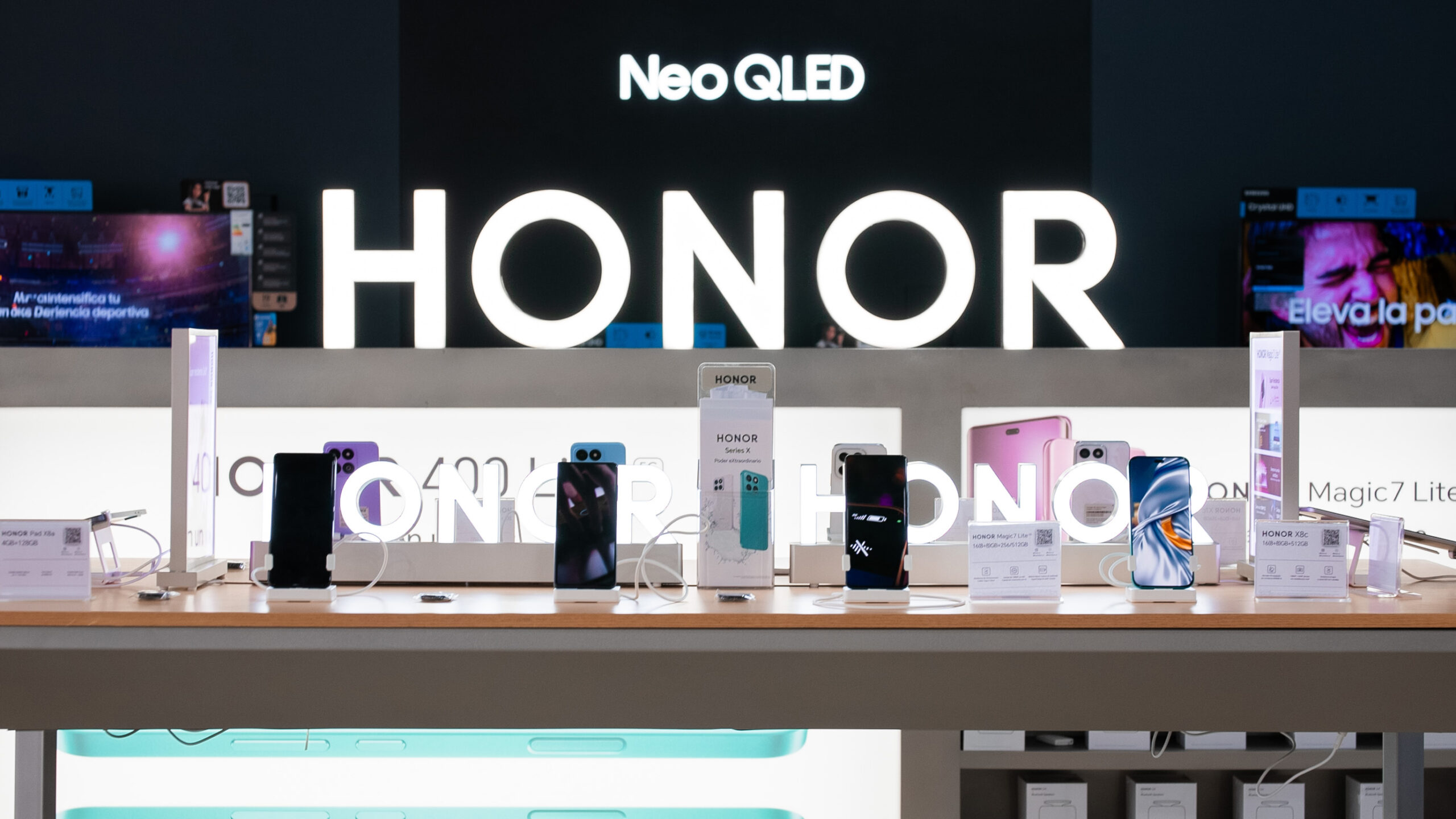 Espacio HONOR en Multimax - 2