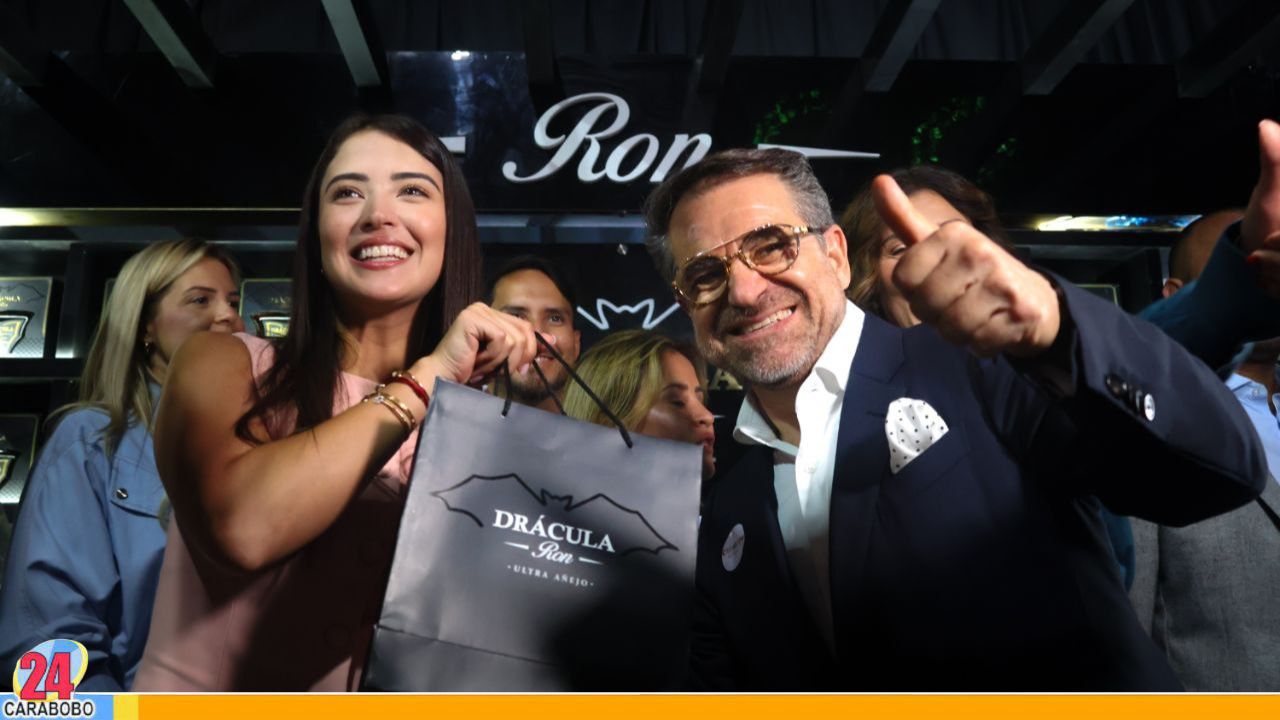 Gobernador Lacava y Daniela Cabello