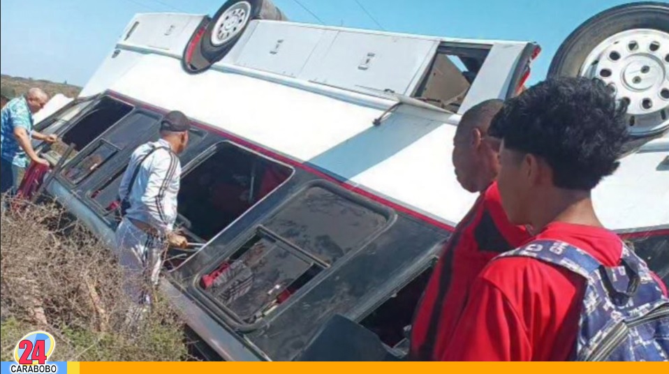 volcamiento de un autobús en la Carretera Coro Punto Fijo