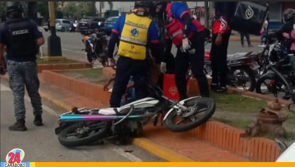 Motorizado impactó contra separador vial en la Avenida Bolívar Norte