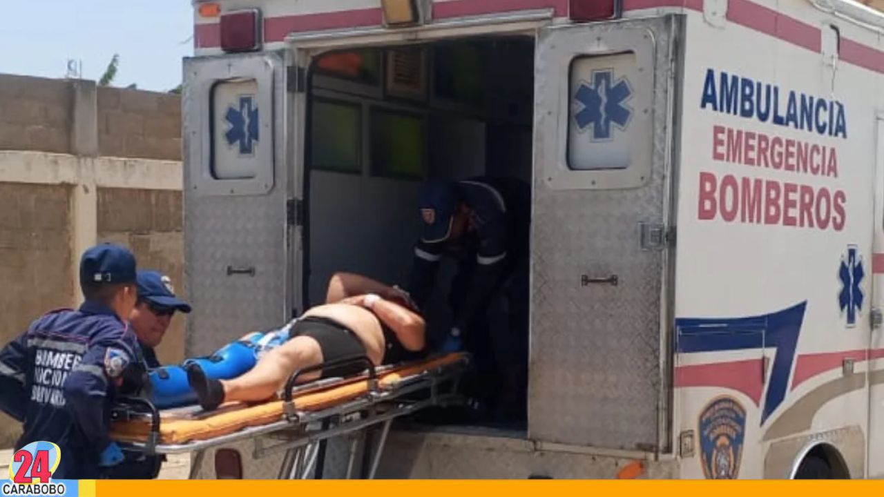 Vuelco de camioneta deja cuatro lesionados en Tacuato