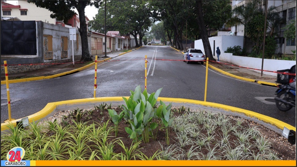 construcción de redomas viales en la parroquia San José