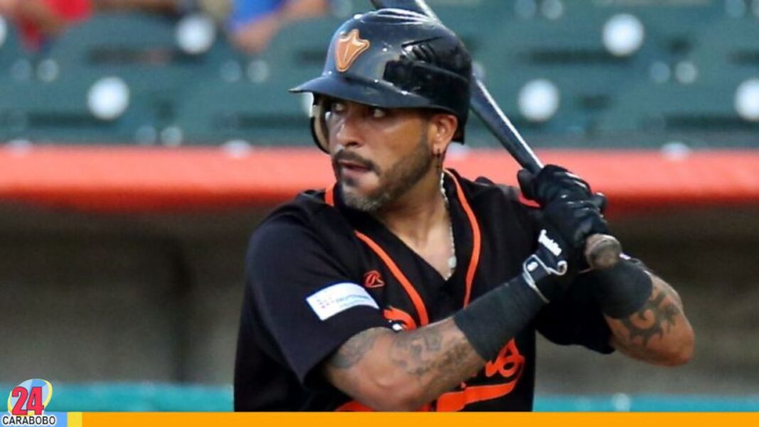 Héctor Sánchez se retira del béisbol profesional