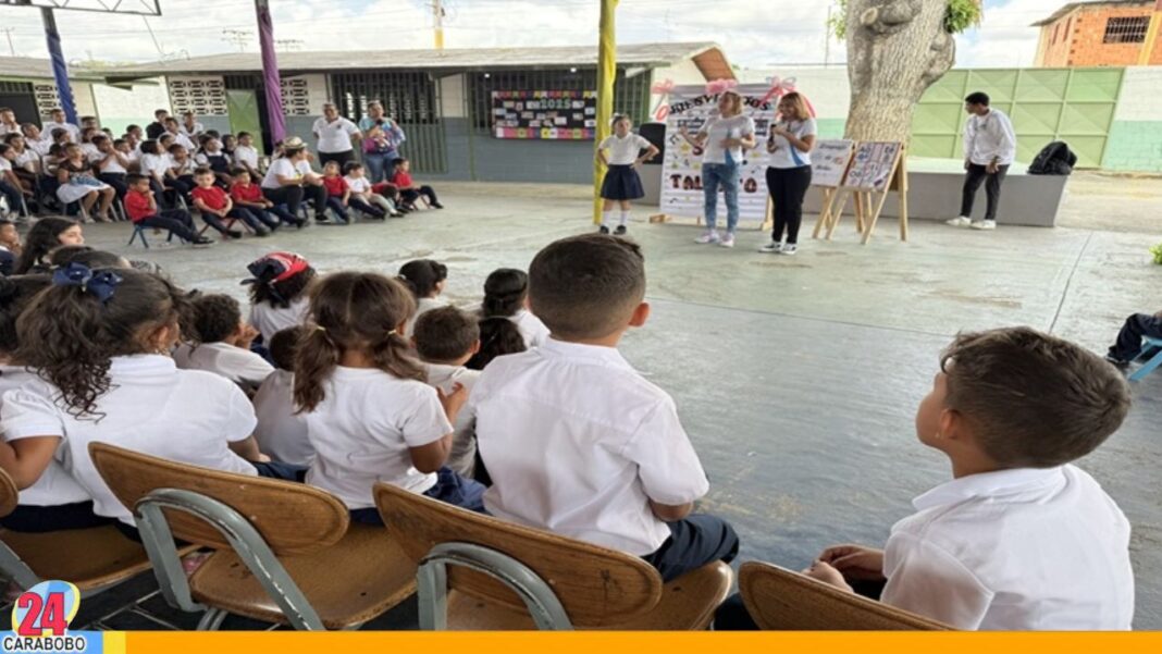 Taller de Lenguaje de Señas en Valencia contó con más de 300 jóvenes