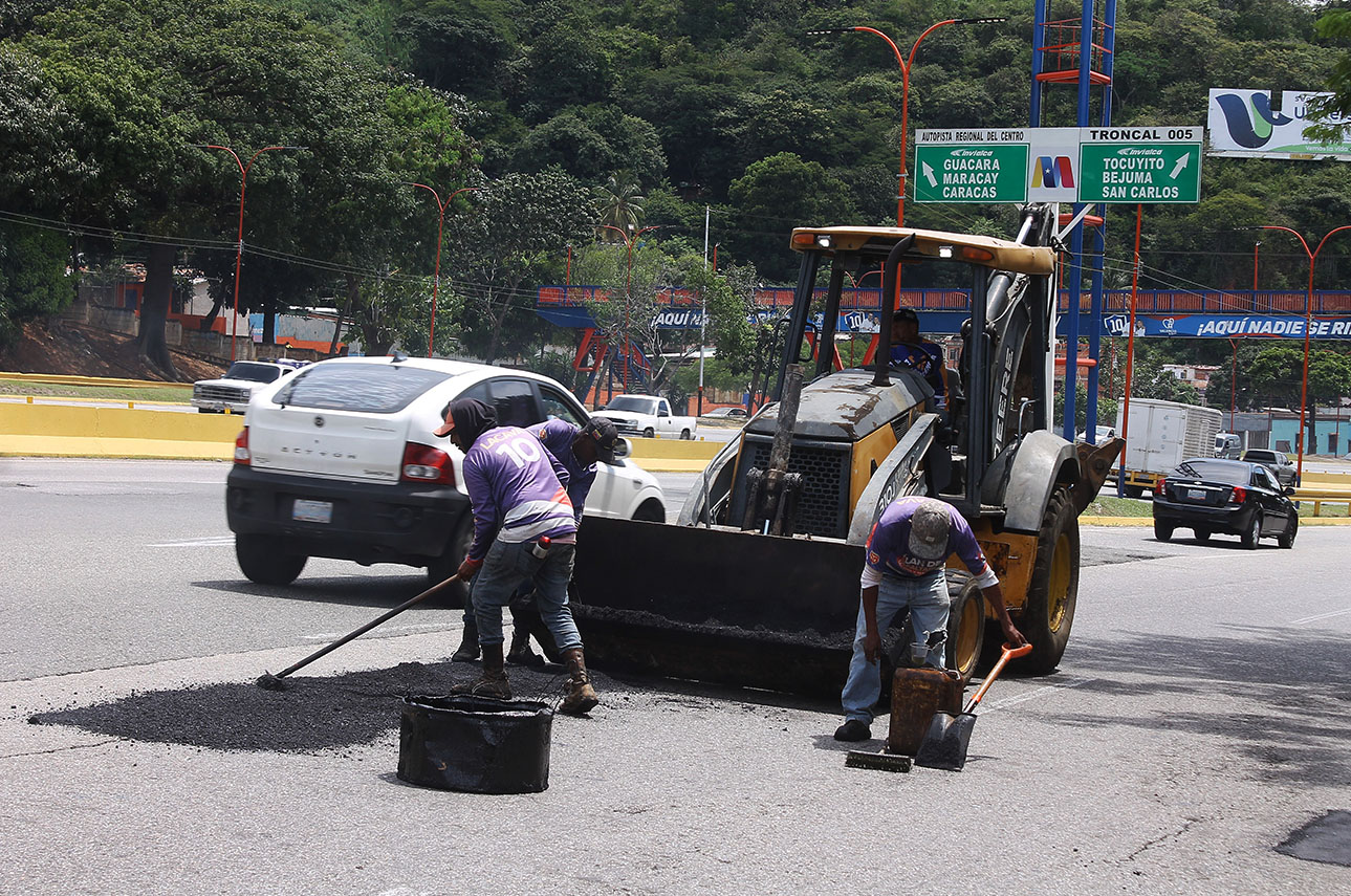 asfaltado en el Distribuidor San Blas