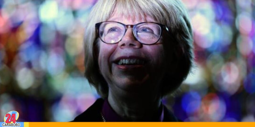 Sarah Mullally primera mujer sacerdote