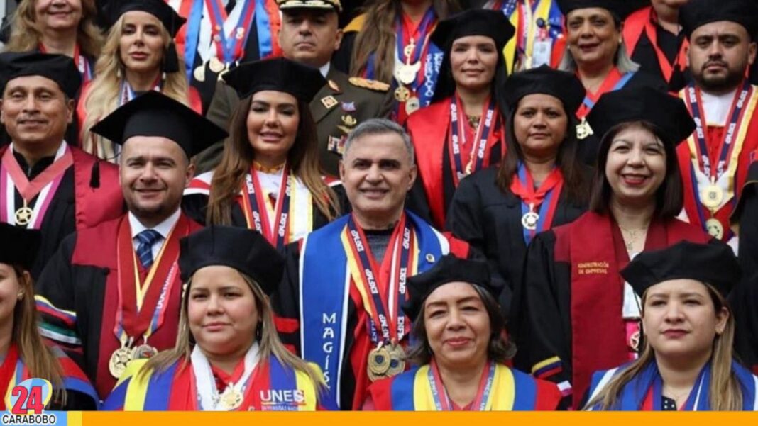 Tarek William Saab presidió acto solemne de 169 profesionales