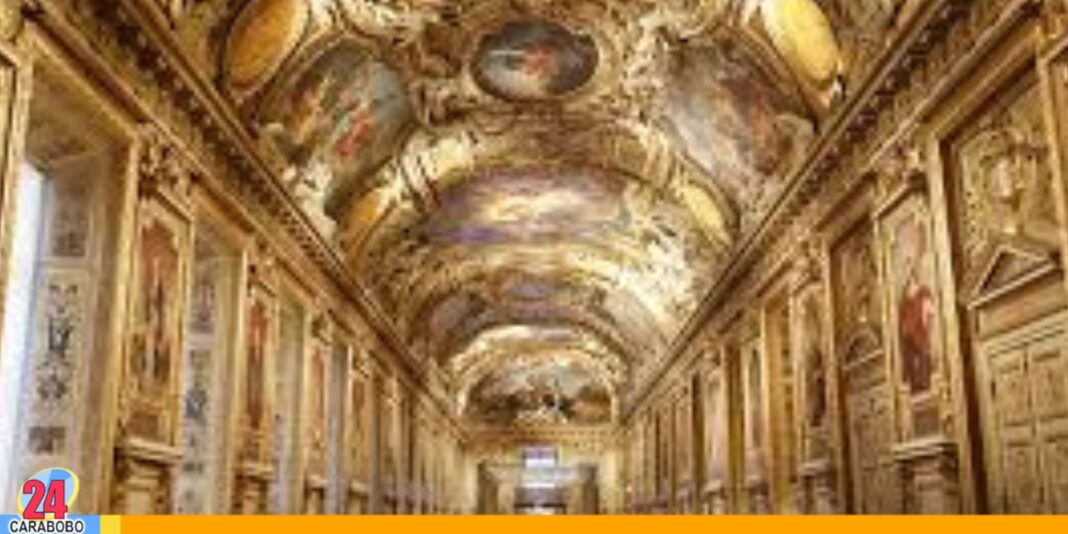 Atracan el Louvre