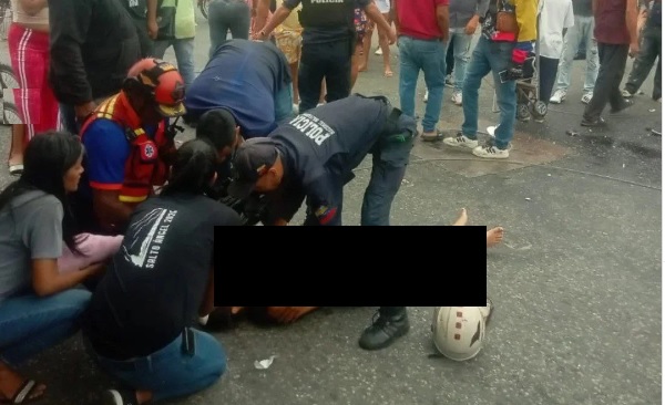 Camión impactó contra un poste al sur de Valencia