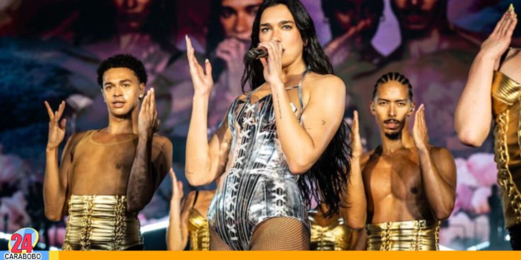 Dua Lipa canta De Música Ligera