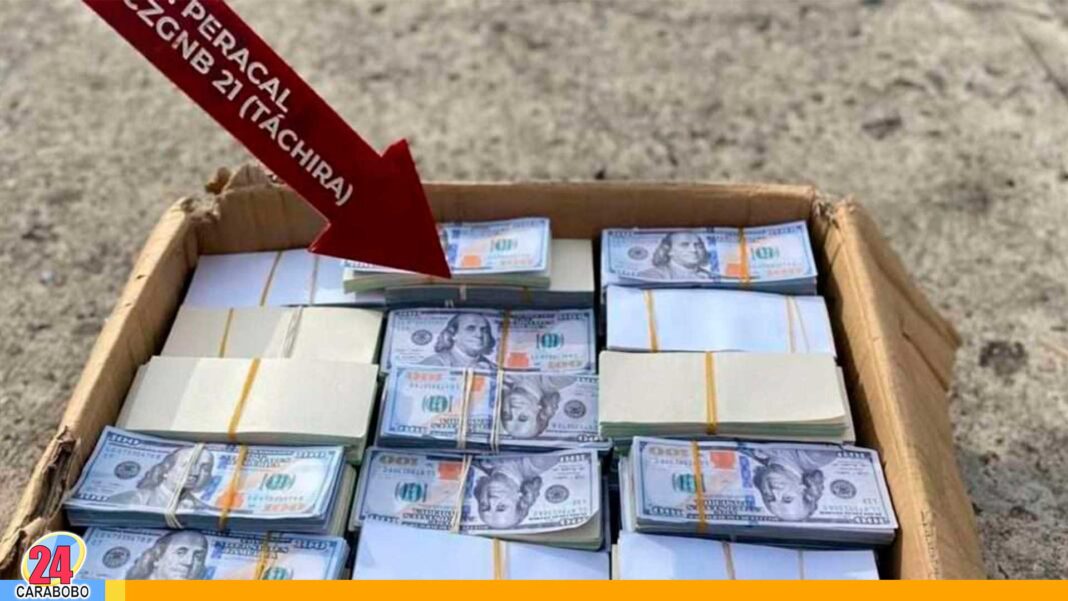 detenido con dólares falsos