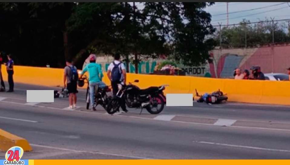 Motorizados perdieron la vida en Aragua tras ser arrollados por una gandola