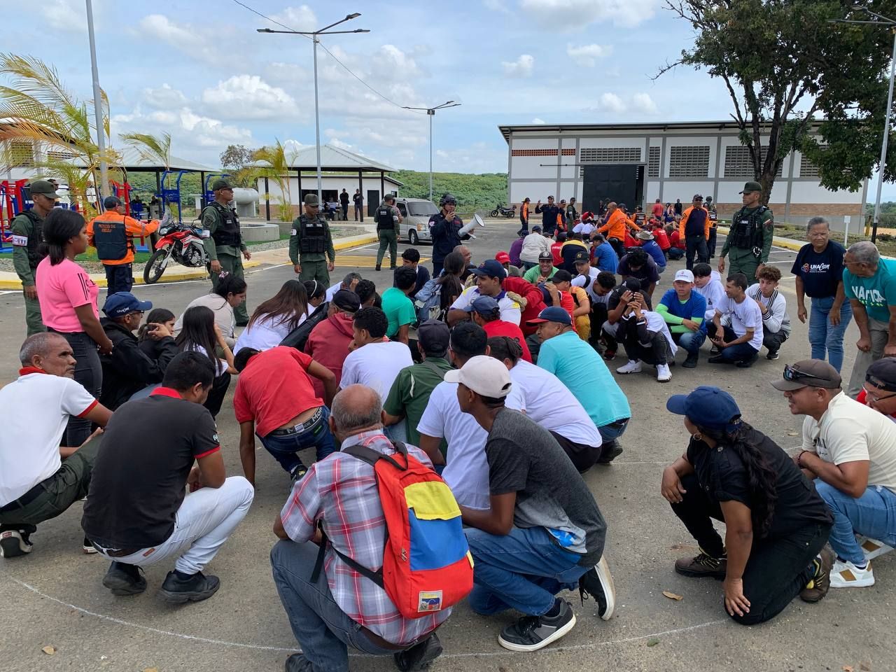 Simulacro de sismo en la Unacom 