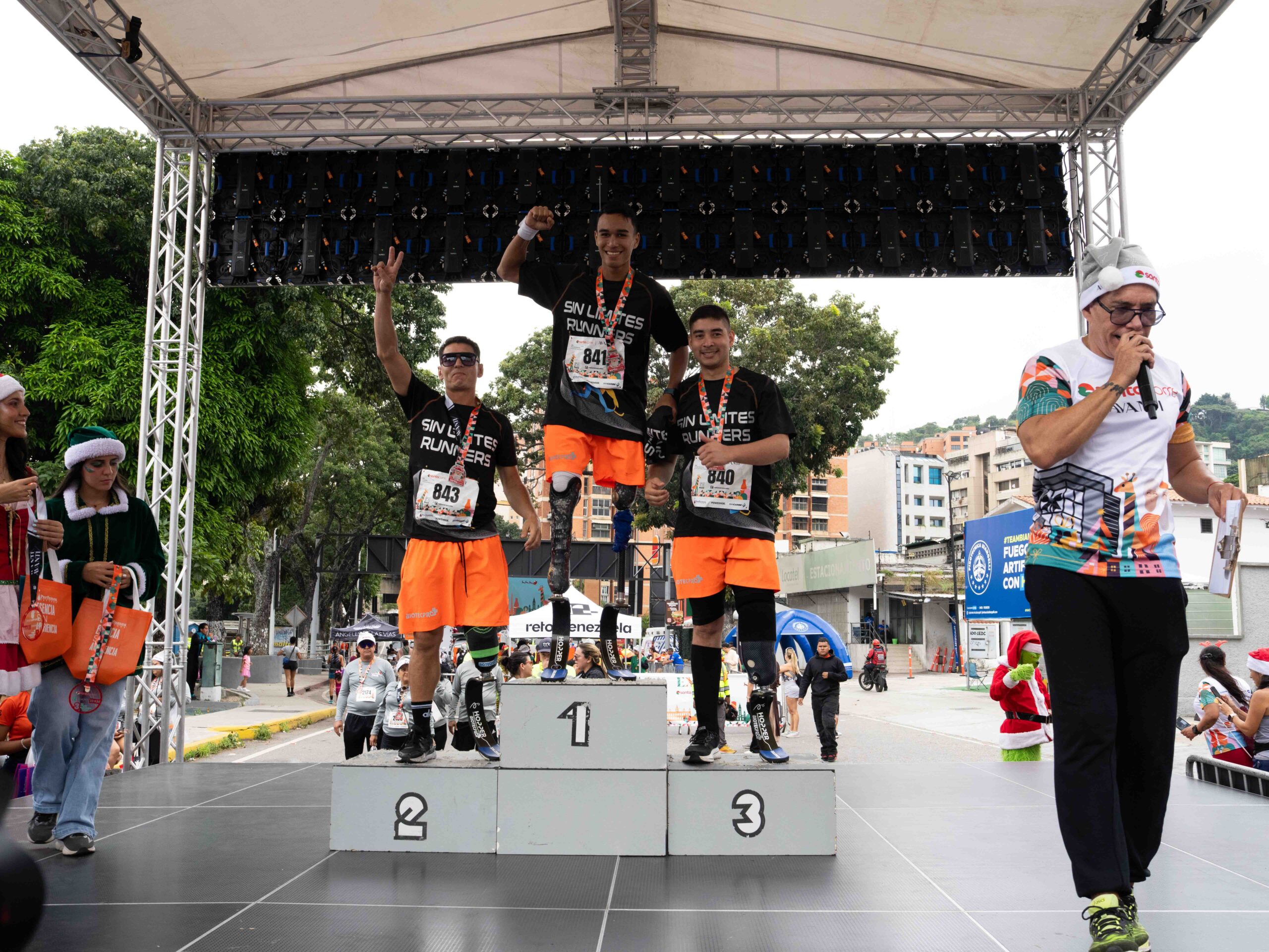 Santa Corre Copa Avanti