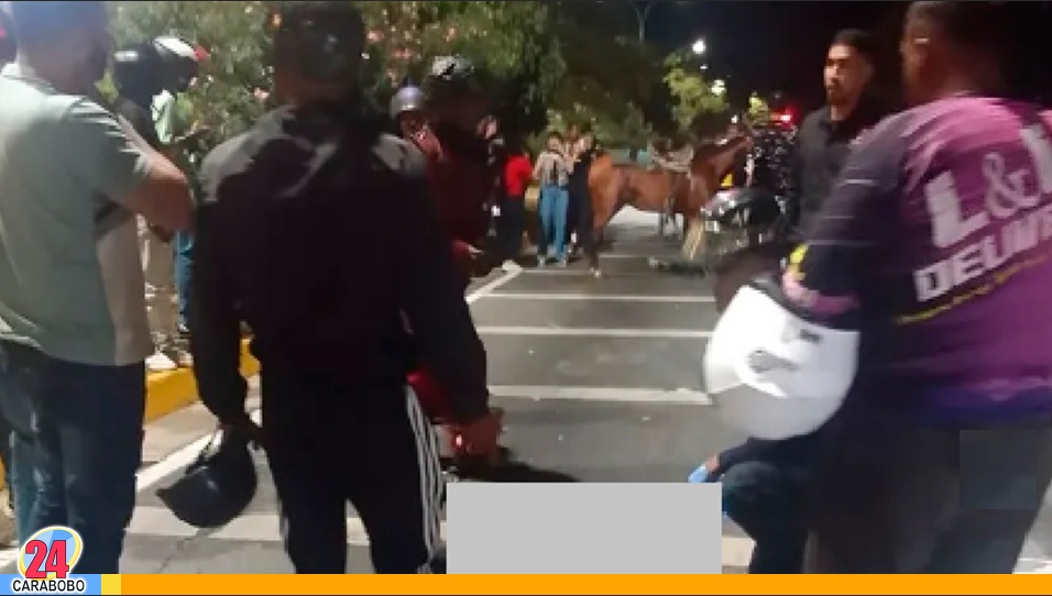 Choque de vehículo y un caballo en Maracay