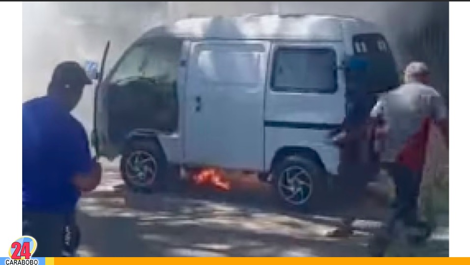 incendio de vehículo en la Intercomunal La Isabelica
