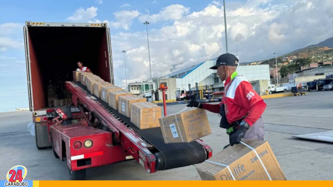 cargamento de insumos para diálisis