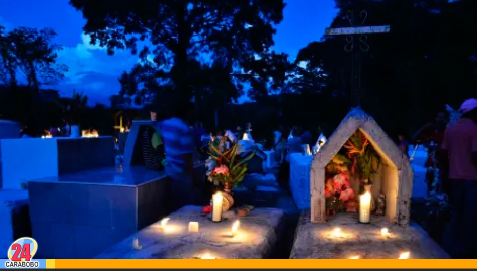planearon tener intimidad en un cementerio