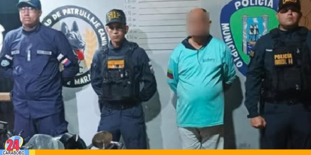 hombre agredió mujer casco