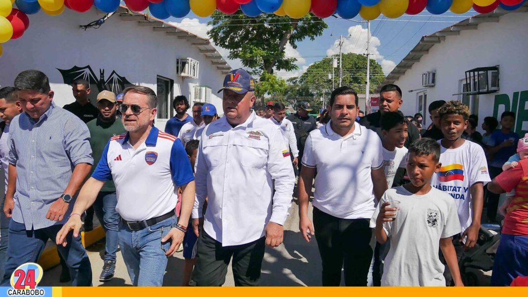 entrega de viviendas en San Joaquín La Voluntad de Dios