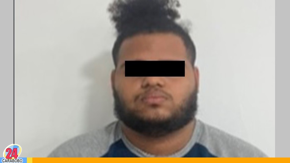 Por presunta difusión de pornografía infantil