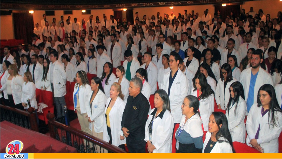 Médicos recibieron certificados de aprobación del Curso Introductorio