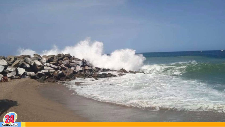 cierre preventivo de playas en La Guaira