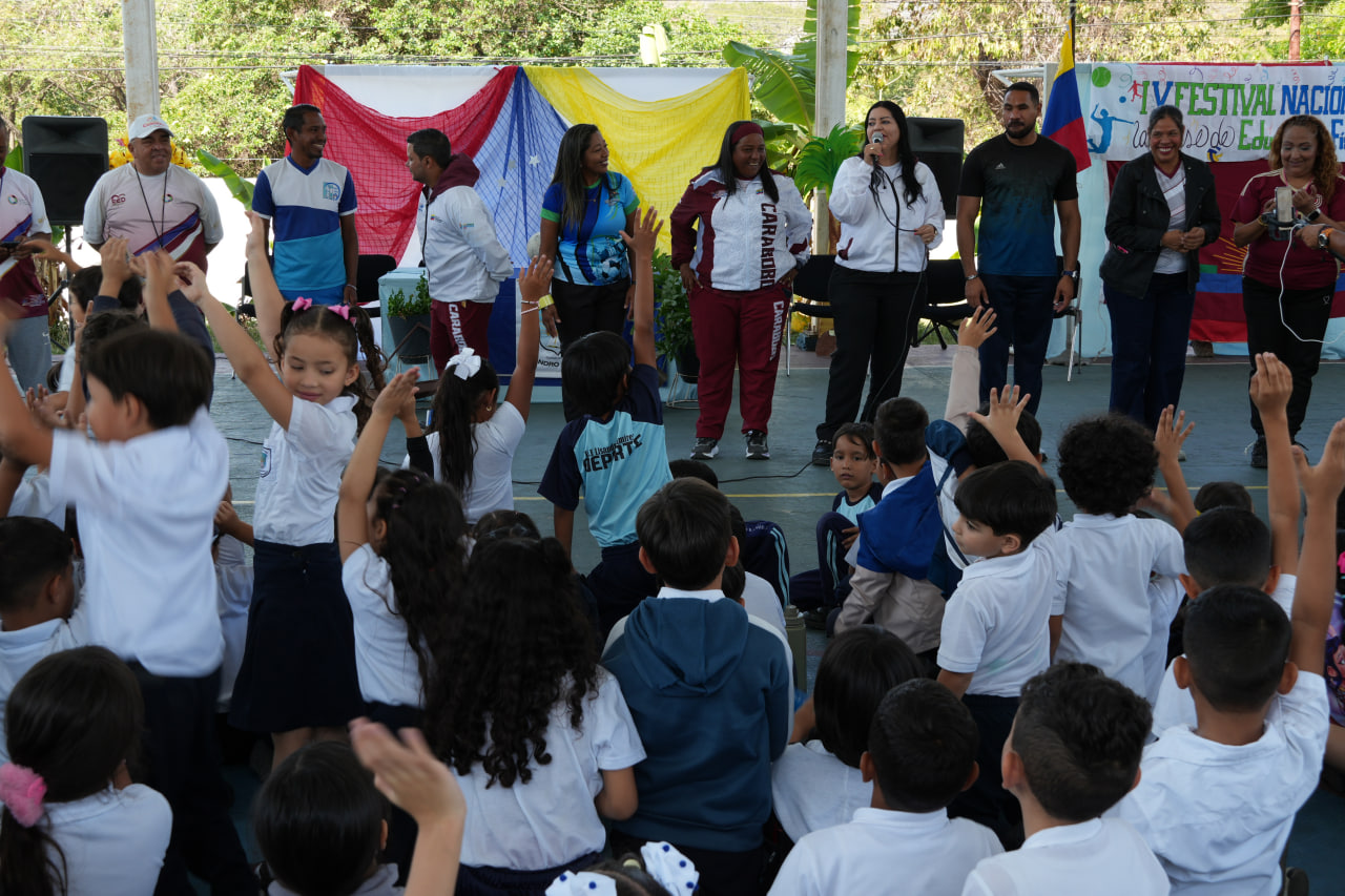 Clase de Educación Física en Carabobo