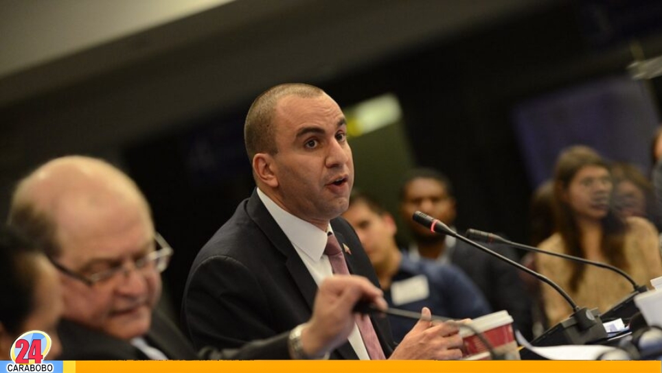 Renuncian Fiscal General y Defensor