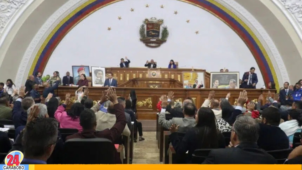 Renuncian Fiscal General y Defensor