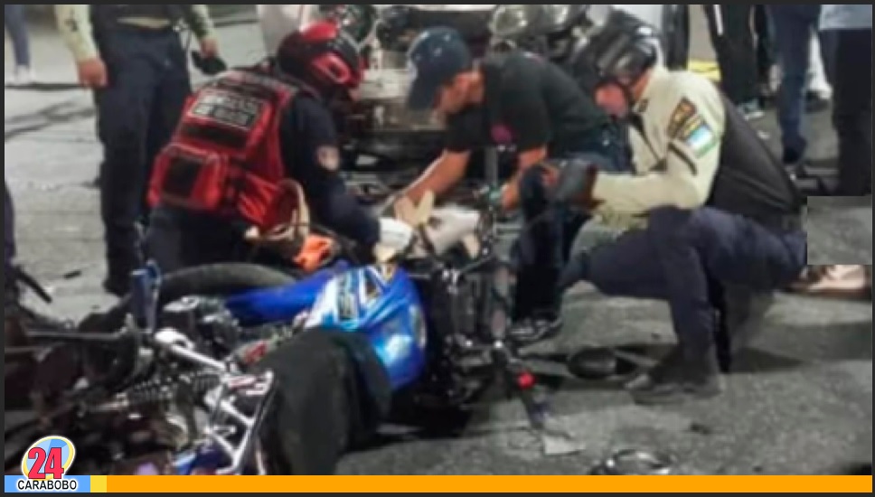 Choque de moto y vehículo en Los Guayos
