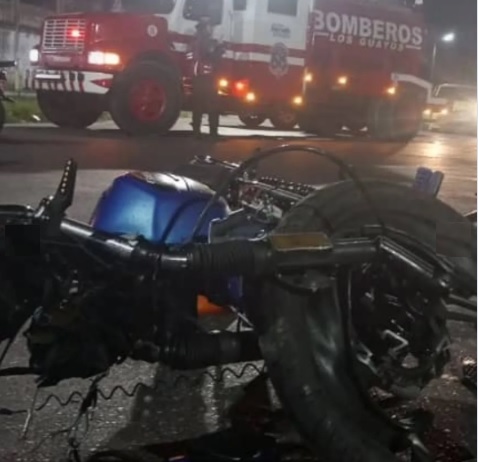 Choque de moto y vehículo en Los Guayos