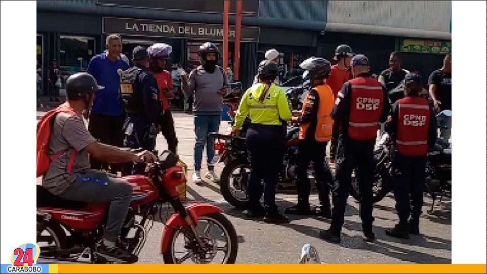 Colisión de motos en la avenida Las Ferias