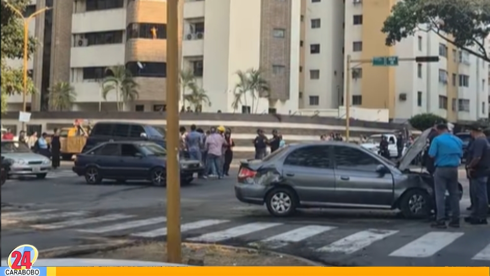 Choque en Residencias Los Paraísos Valencia