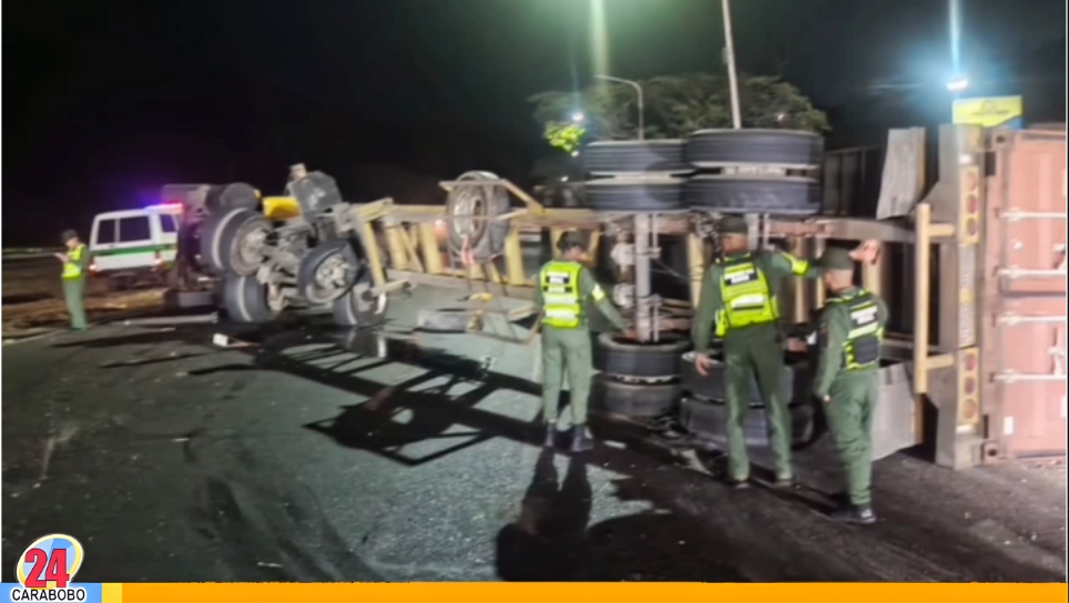Gandola volteada en la variante Naguanagua