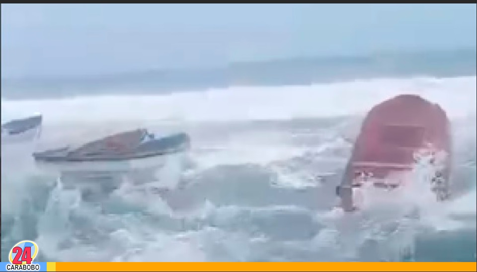 Fuerte oleaje en Gañango, Puerto Cabello